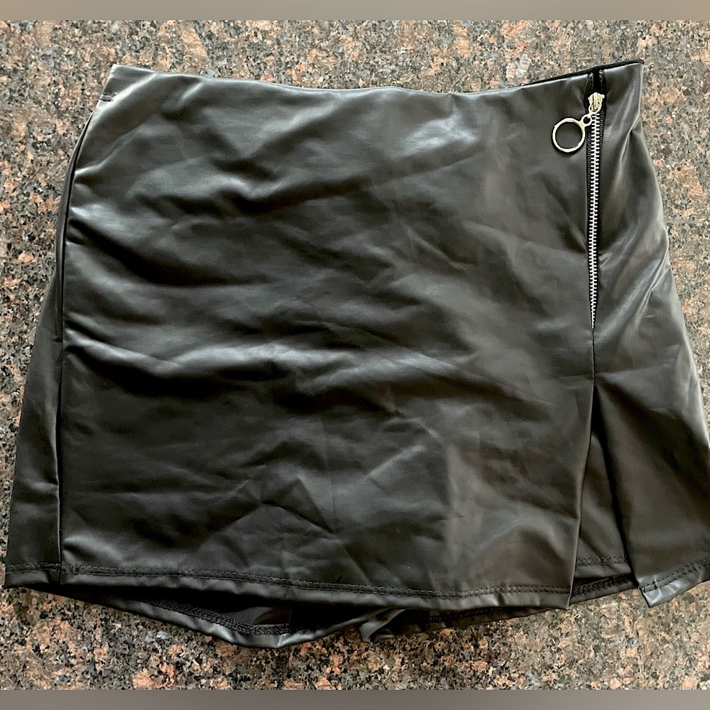 NWT Faux Leather Skort ~ Juniors Size Small